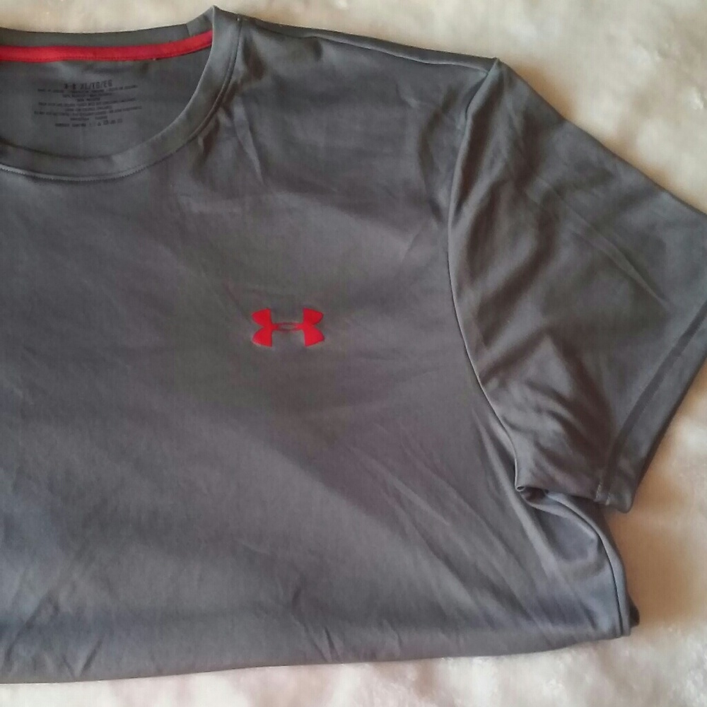 Under Armour Men's tshirt XL